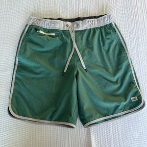 Vuori Kore Shorts size medium green